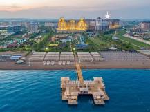 ROYAL HOLIDAY PALACE Pools & Beach